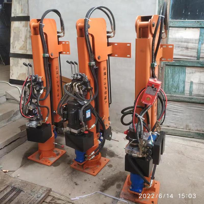 玛家乡重汽蓝牌随车吊 3.2吨 国六动力强 液压驱动 农用自卸起重机